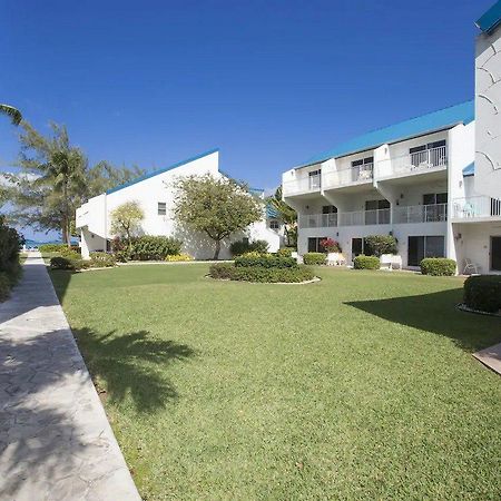 Villas Of The Galleon Seven Mile Beach Экстерьер фото
