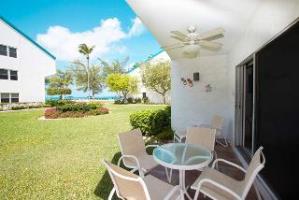 Villas Of The Galleon Seven Mile Beach Экстерьер фото